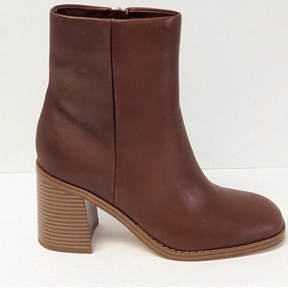 Marc Fisher Women's Lianna Ankle Boot - Picture 3 of 4